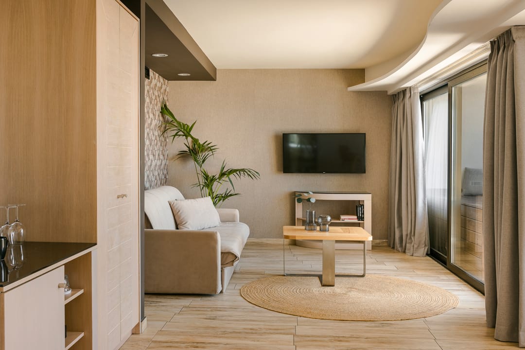 Alas Suite with outdoor jet tub