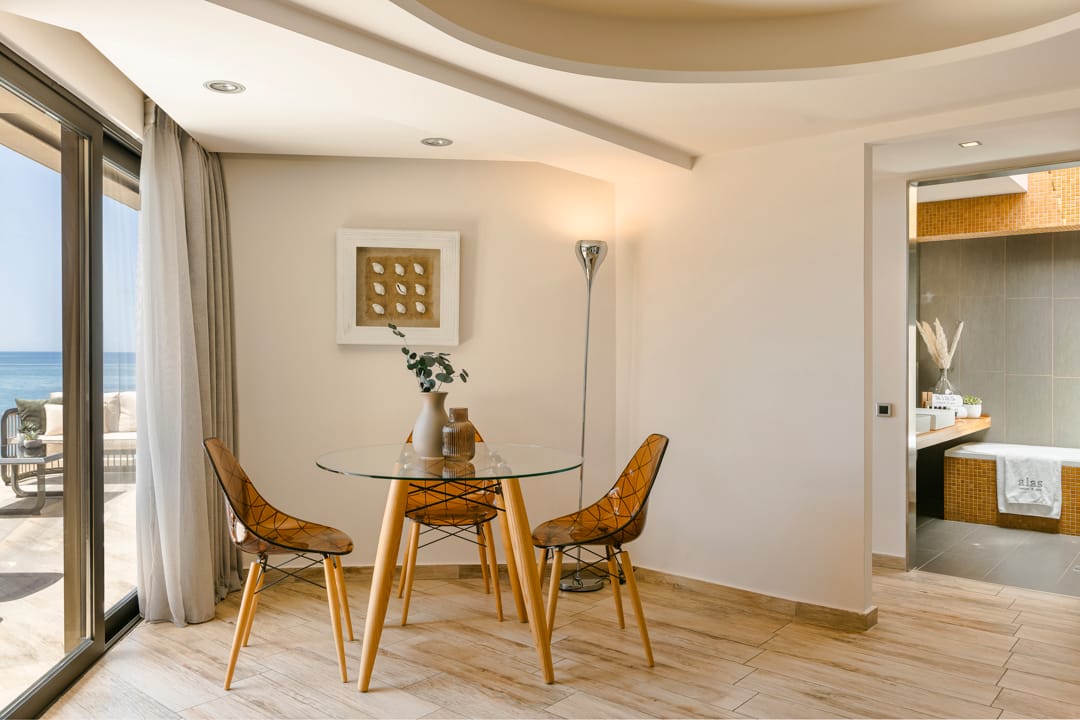 Alas Suite with outdoor jet tub