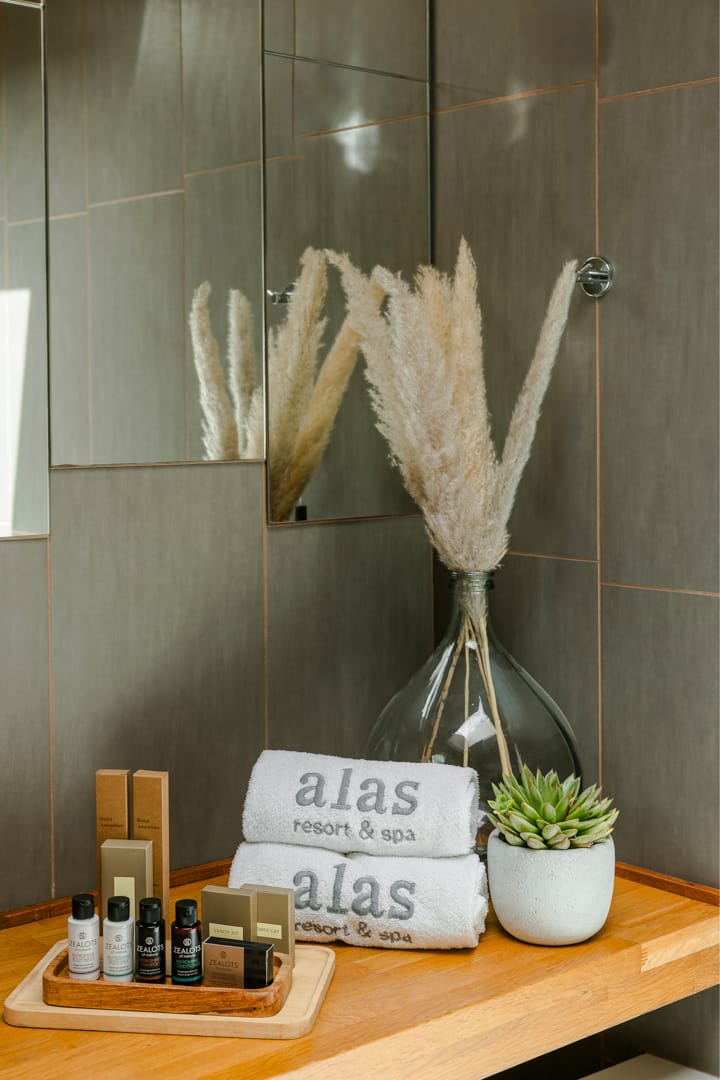 Alas Suite with outdoor jet tub