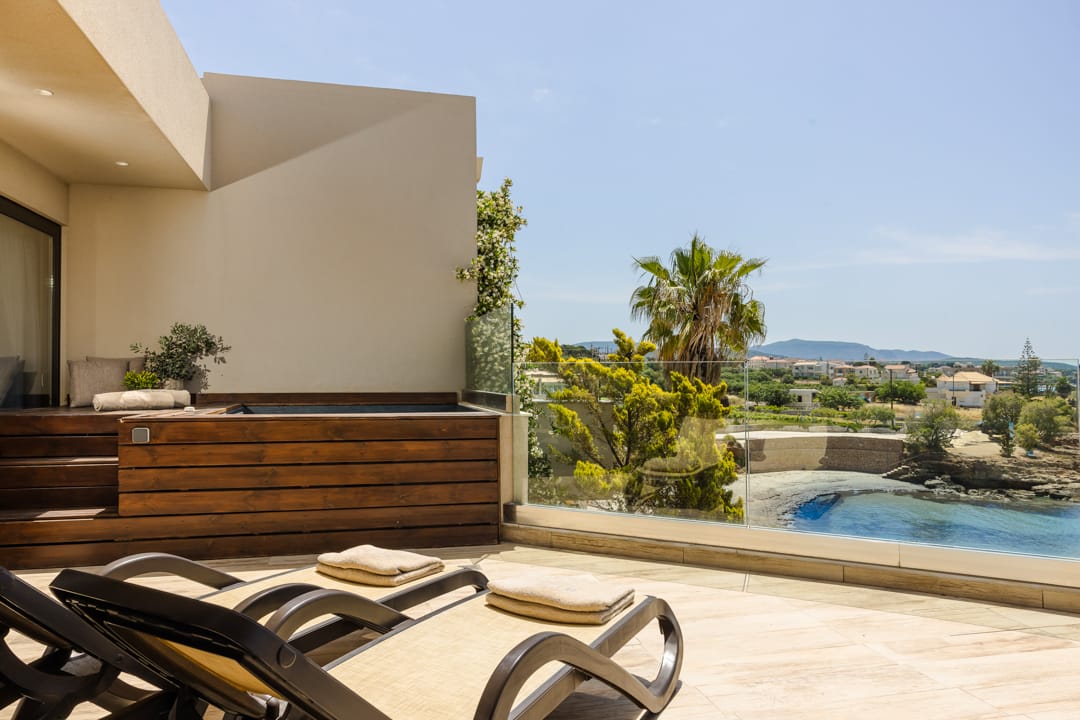 Alas Suite with outdoor jet tub