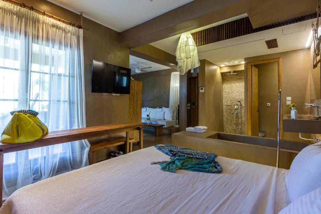 Signature Suite