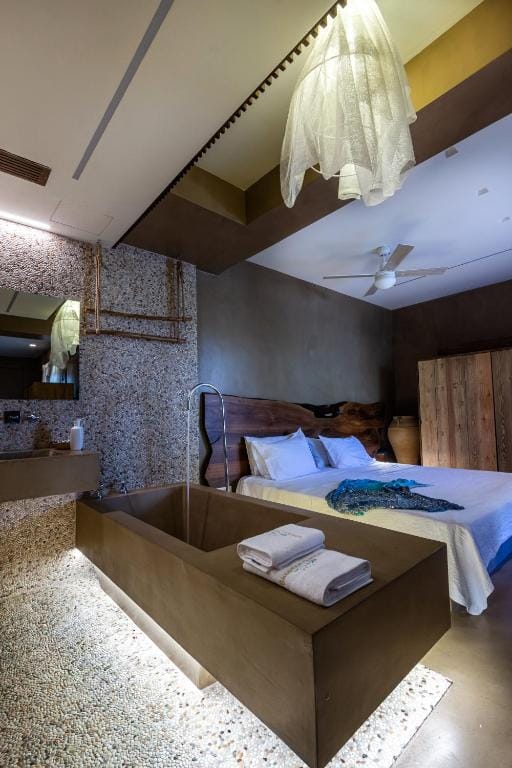 Signature Suite