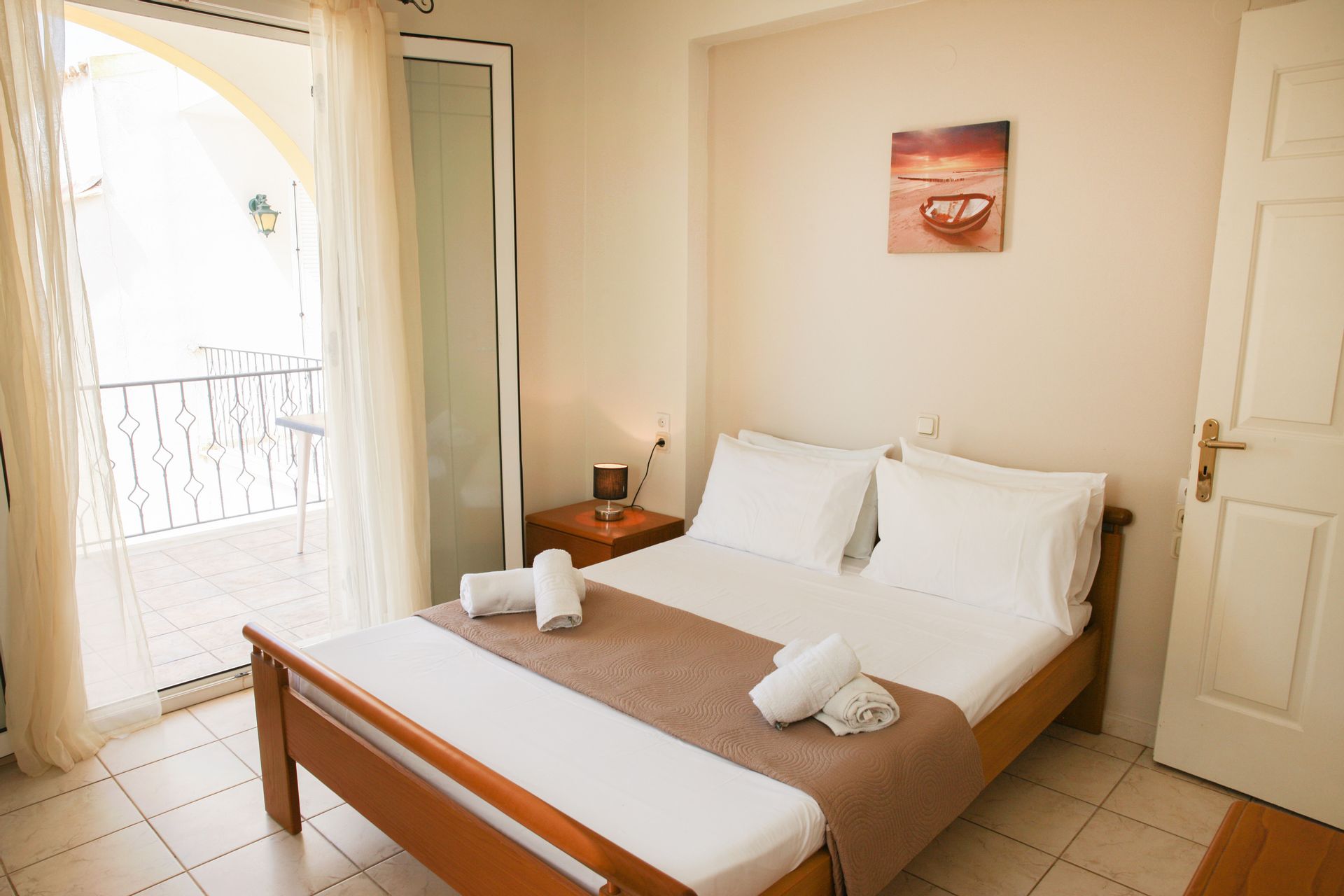 Villa 4 bedrooms with side sea view