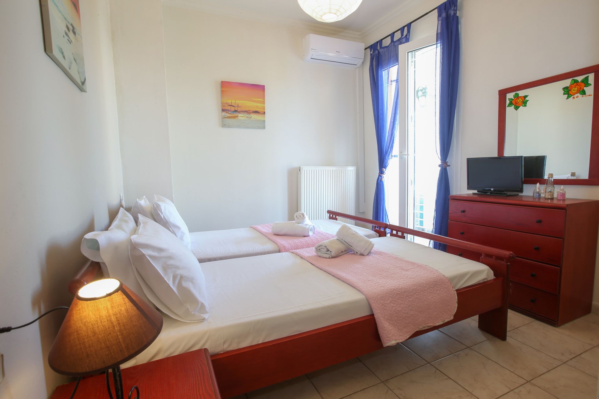 Villa 4 bedrooms with side sea view