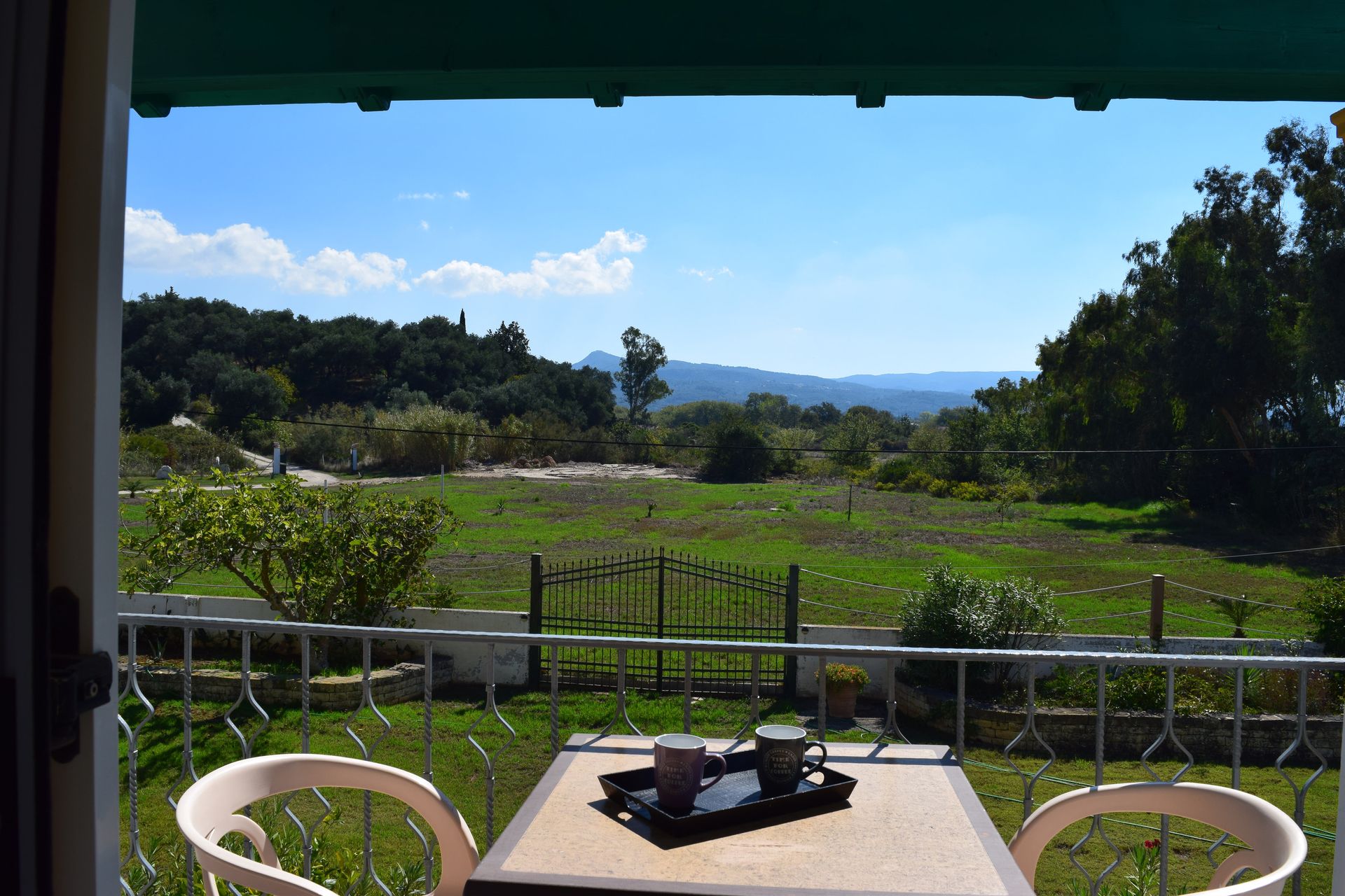 Villa 3 bedrooms with side sea view