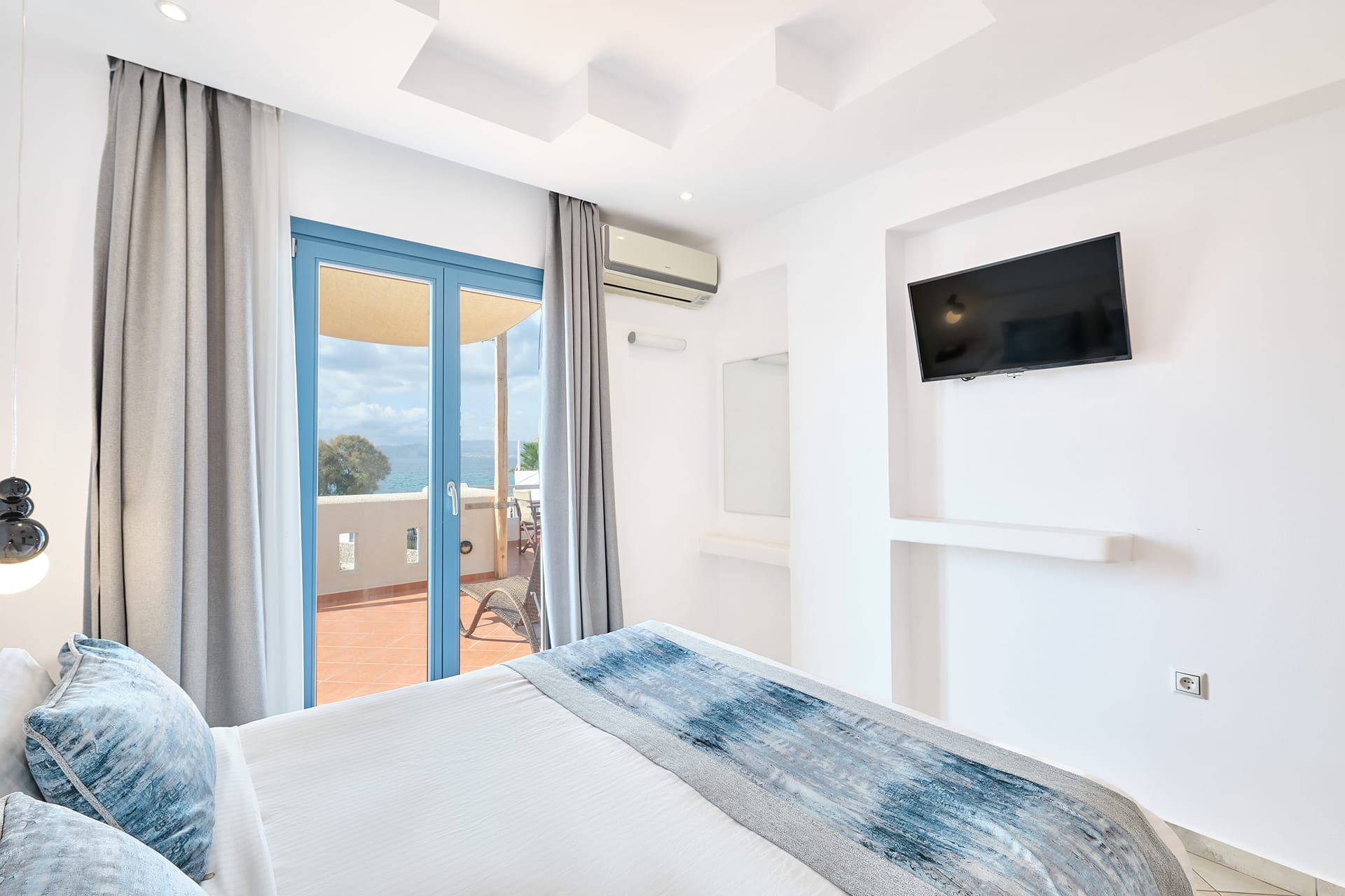 Junior Suite with Hot Tub &amp; Sea View - ANNEX