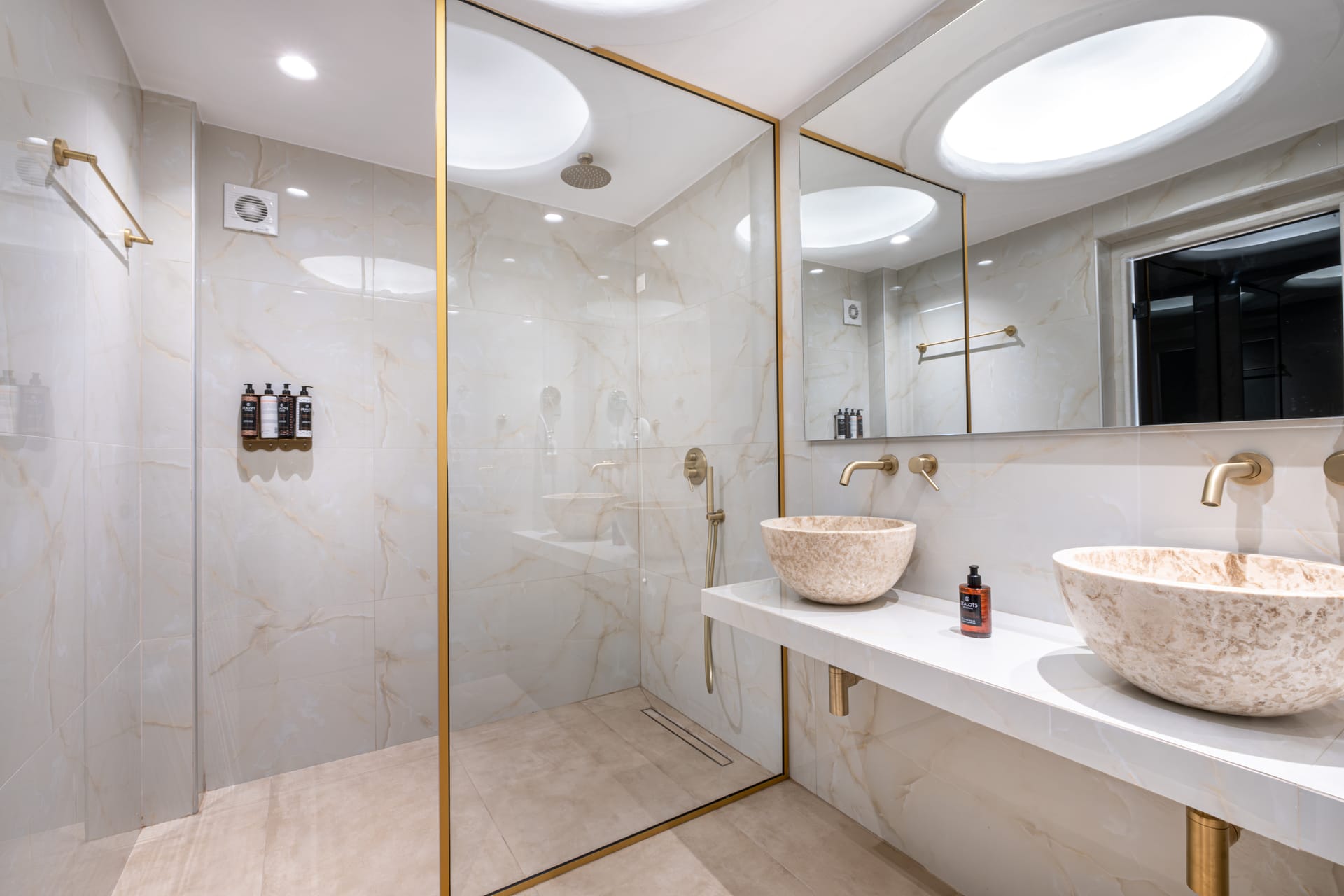 Elite Suite with Outdoor Jacuzzi & Sea View