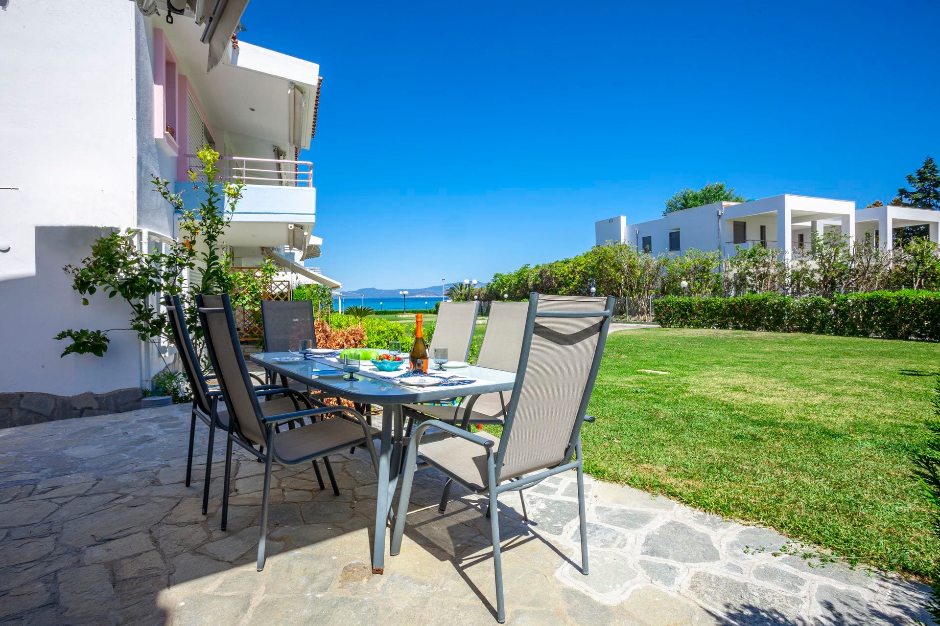 Serenity SeaFront garden villa Pefkohori