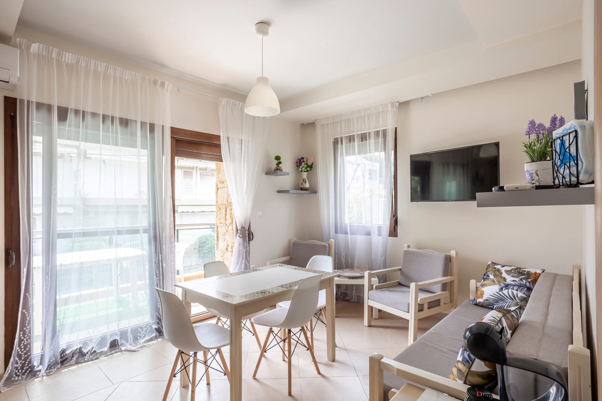Sea side home Valentina Hanioti