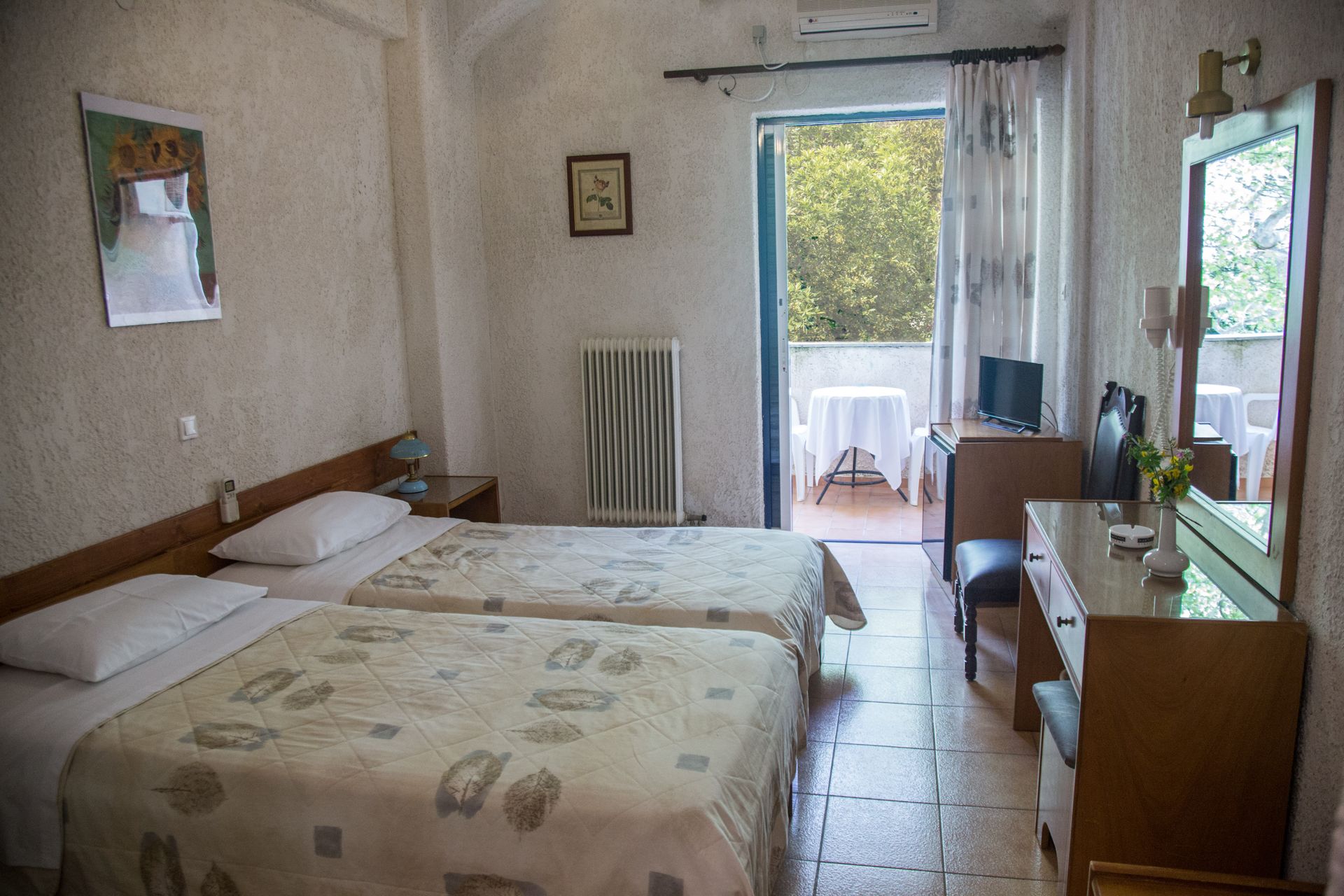 Mountain View Triple Room