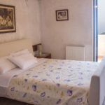 2 Linked Rooms with Sea View