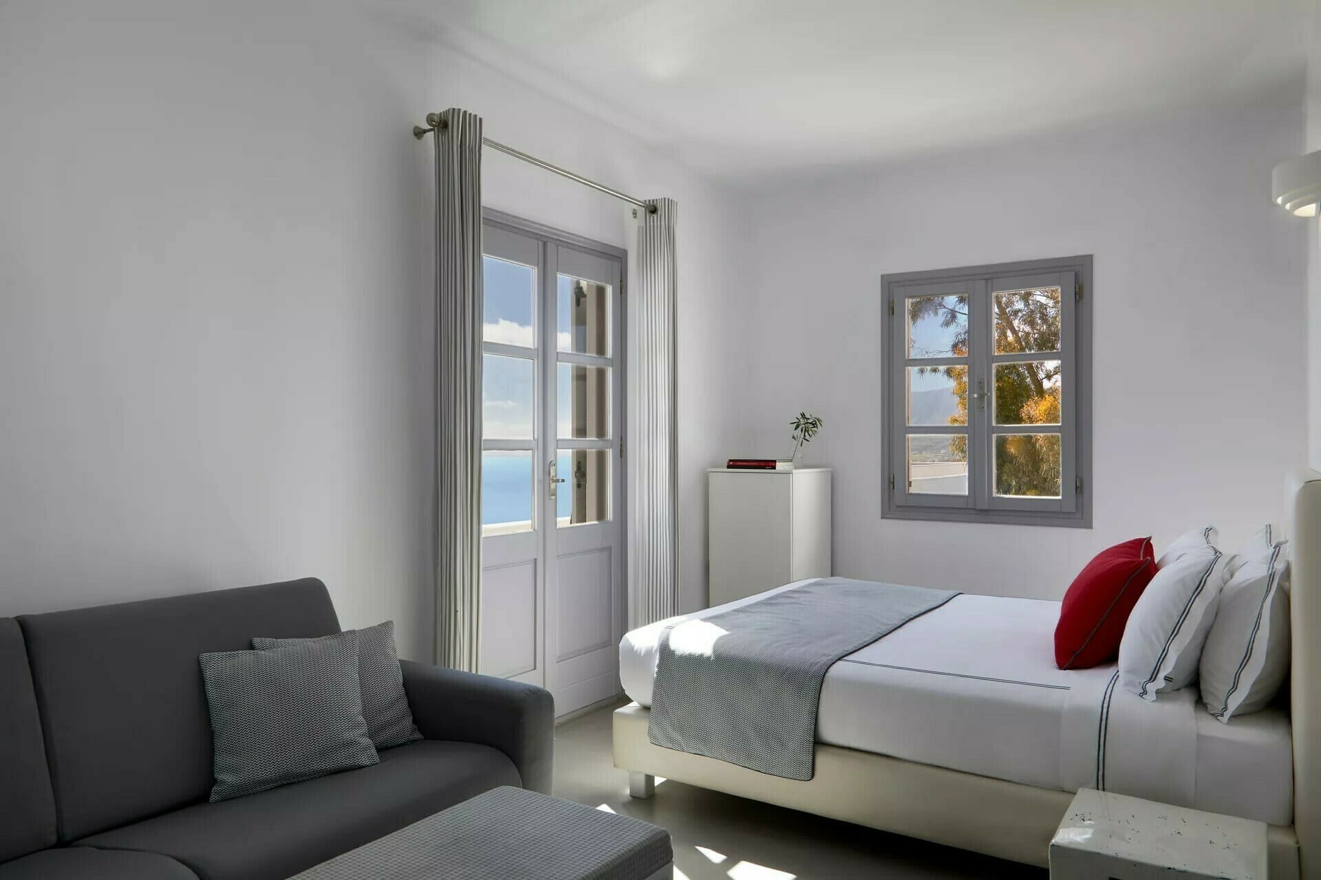 Grand Elegant Suite Open Plan with Sea View | Top Floor