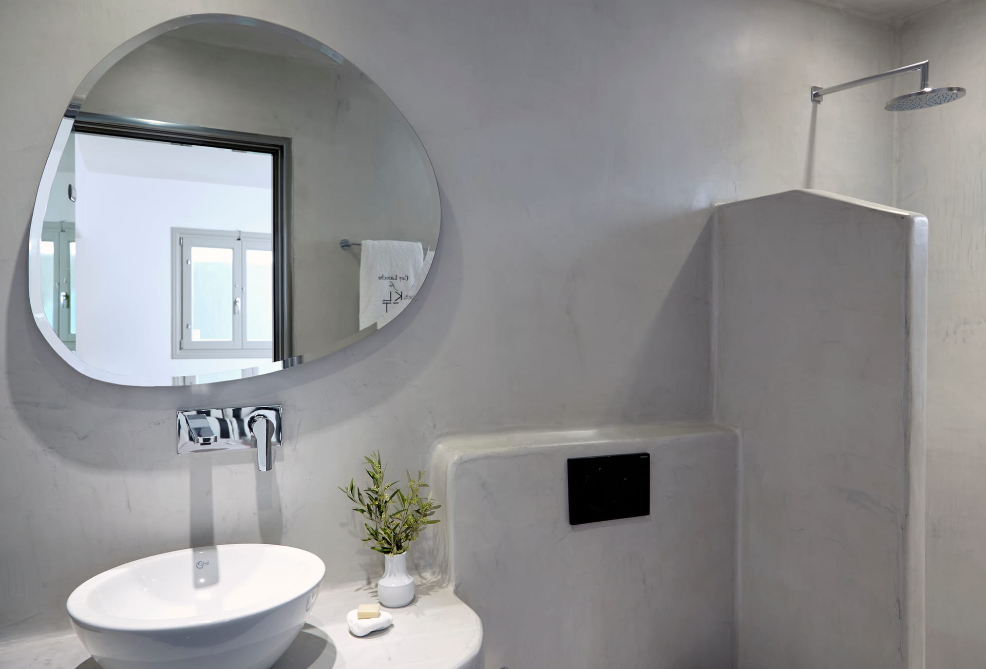 Grand Elegant Suite Open Plan with Sea View | Top Floor