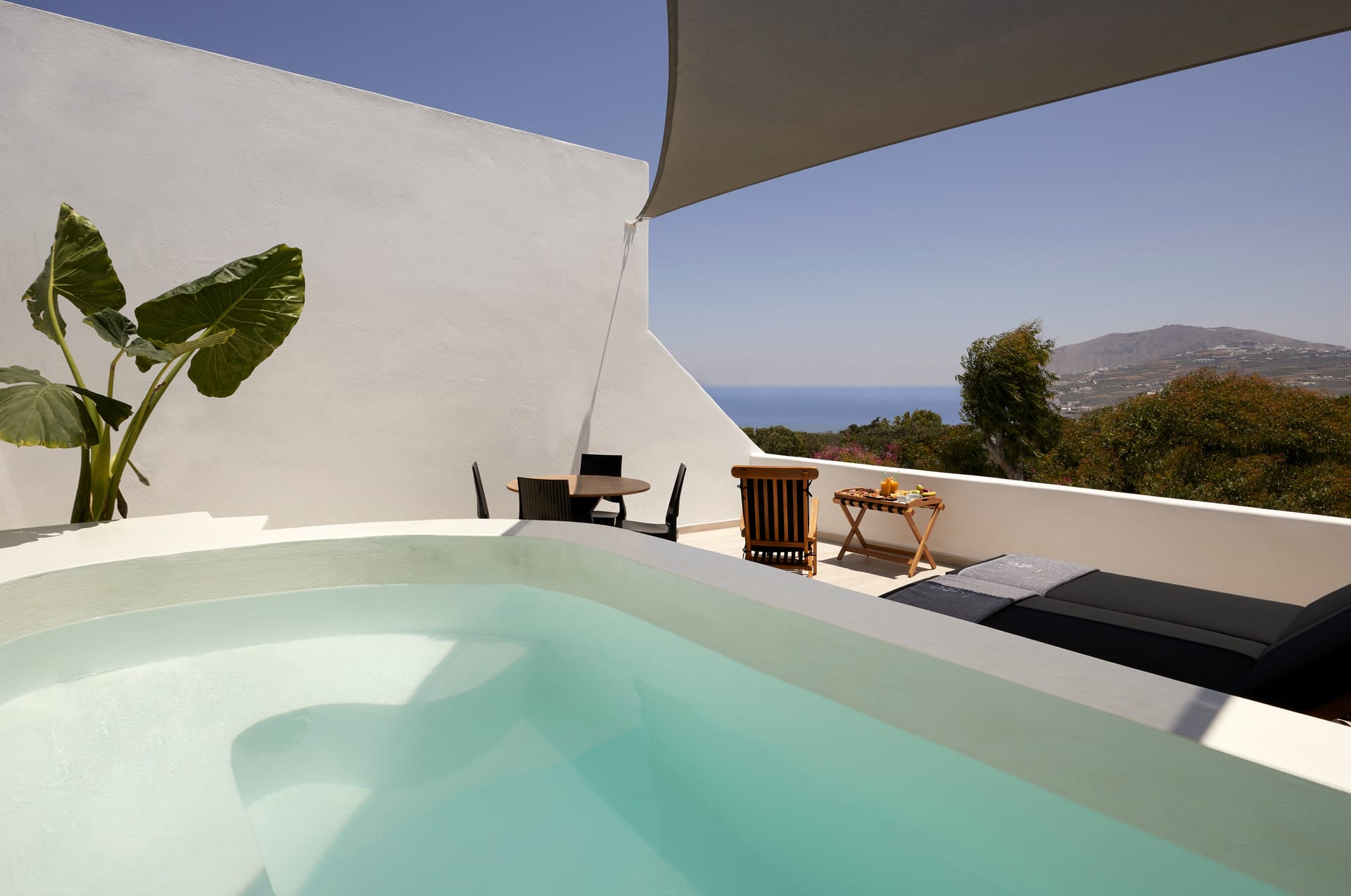 Royal Kalisti Two Bedroom Suite - Private Jacuzzi & Sea View | Top Floor