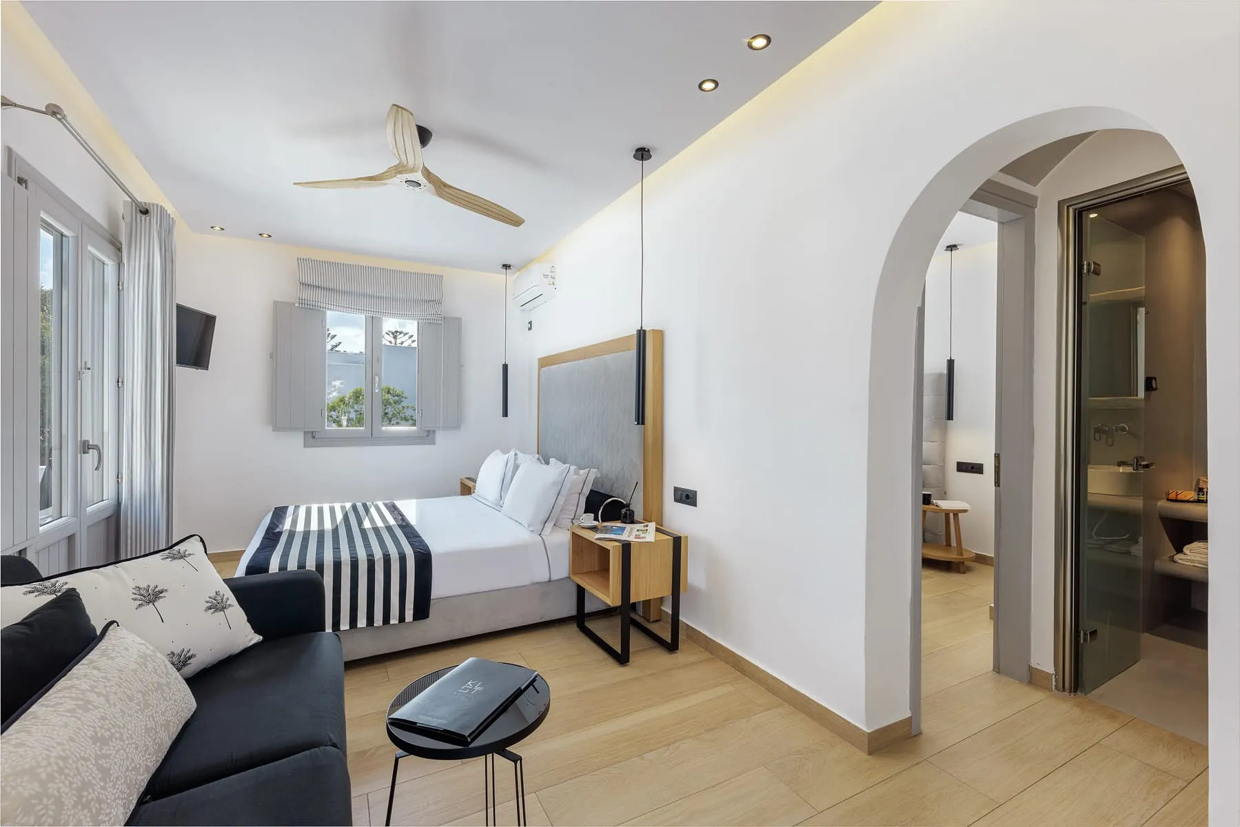Royal Kalisti Two Bedroom Suite - Private Jacuzzi & Sea View | Top Floor