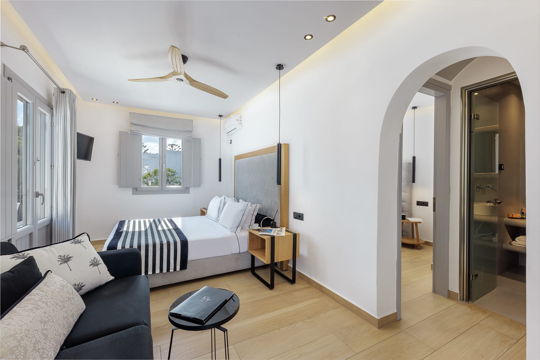Royal Kalisti Two Bedroom Suite - Private Jacuzzi &amp; Sea View | Top Floor