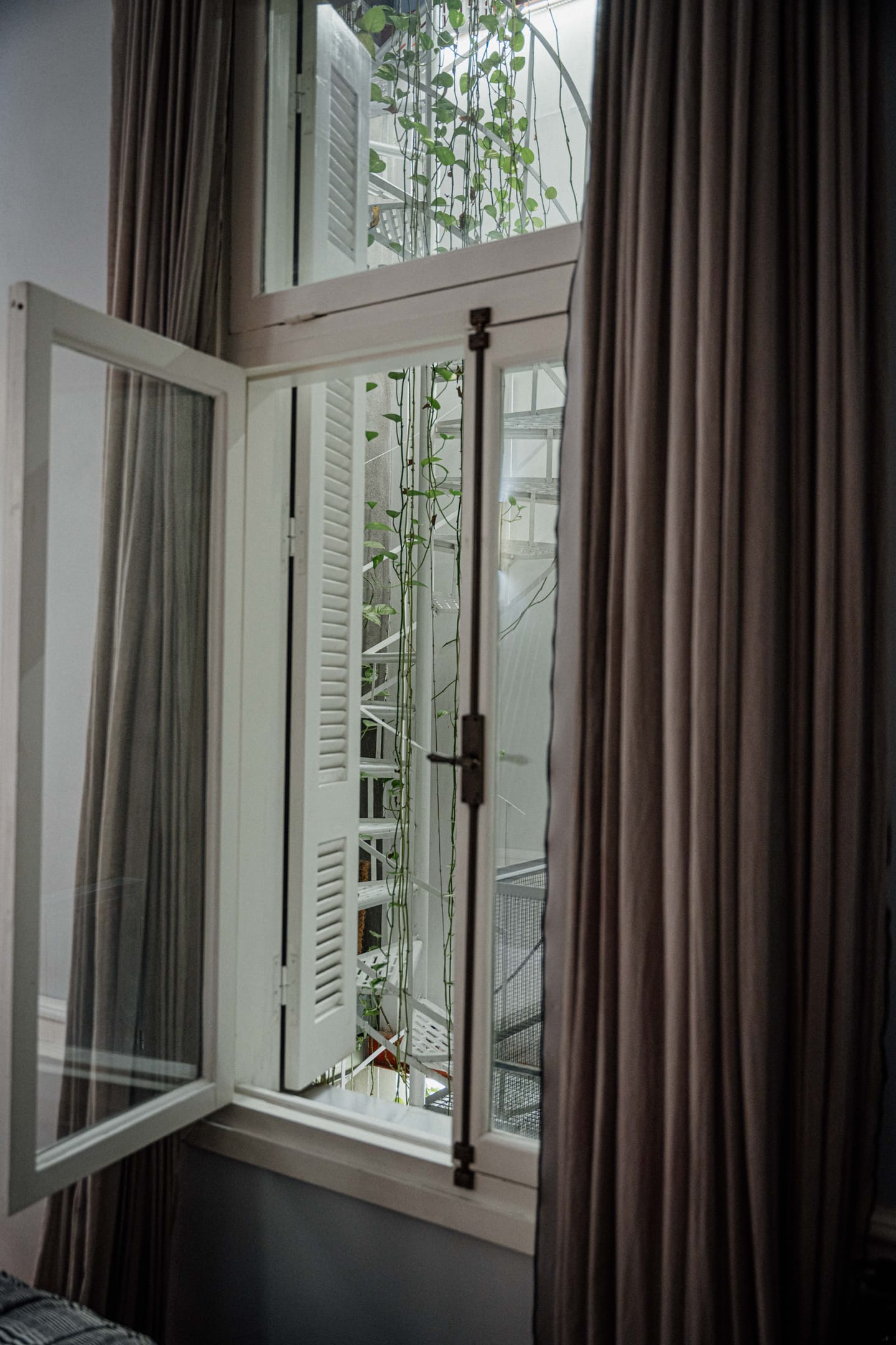 Standard Double Room (Interior Corridor)