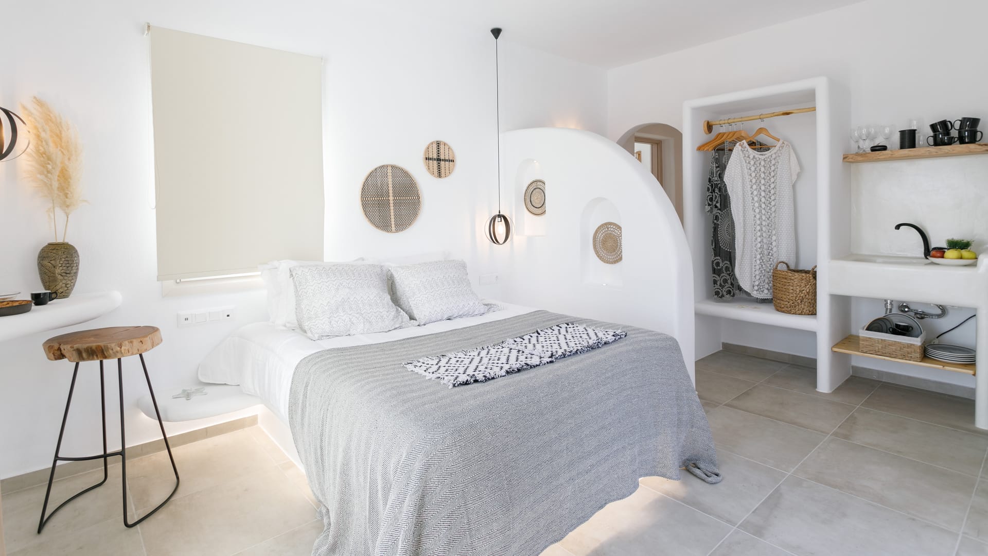Naxos Earth Residence