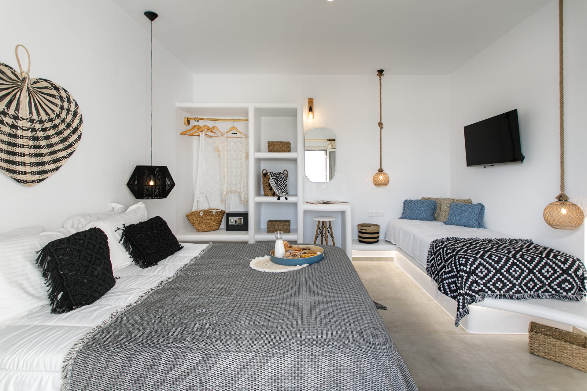 Naxos Earth Residence