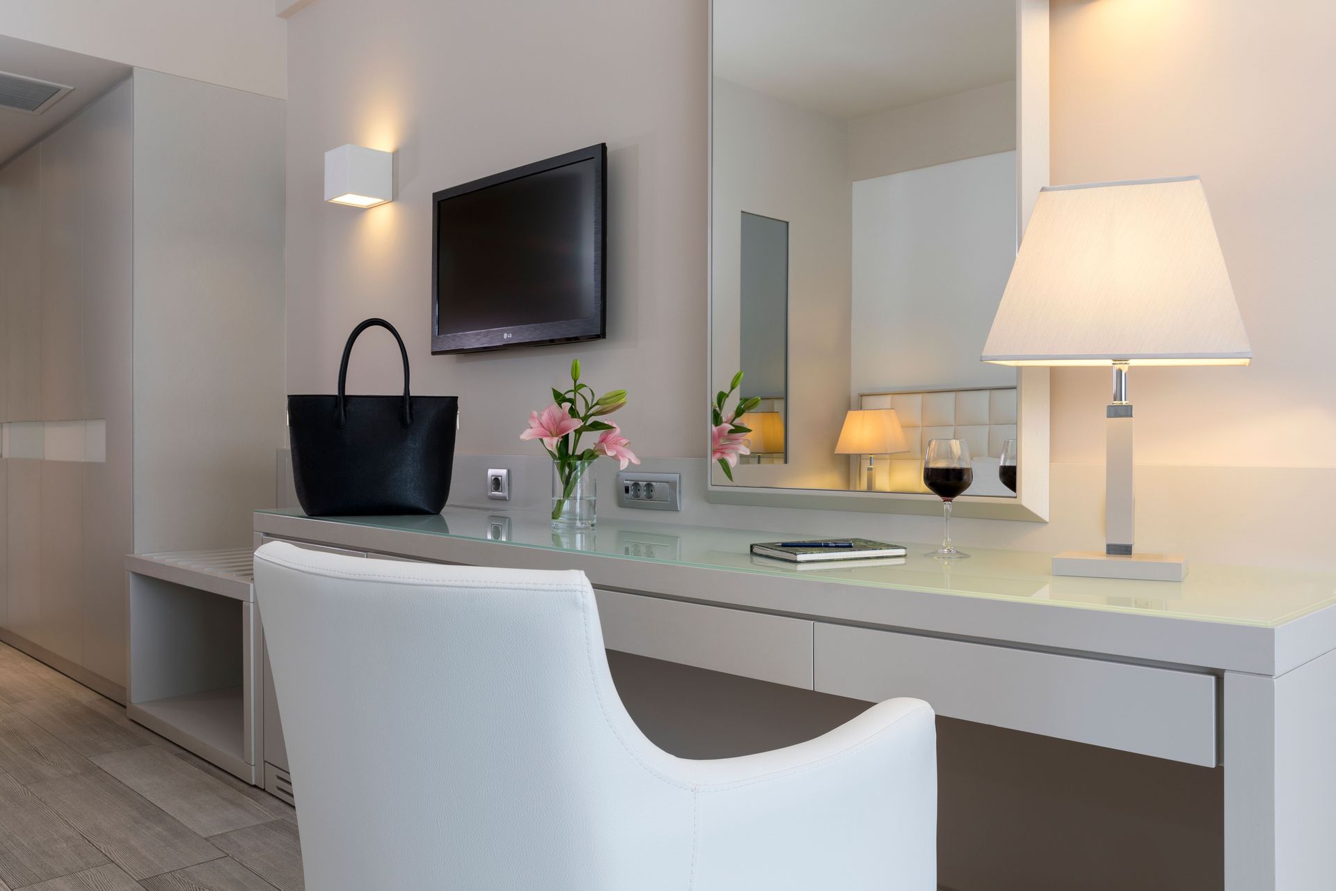 Deluxe Room Pool View