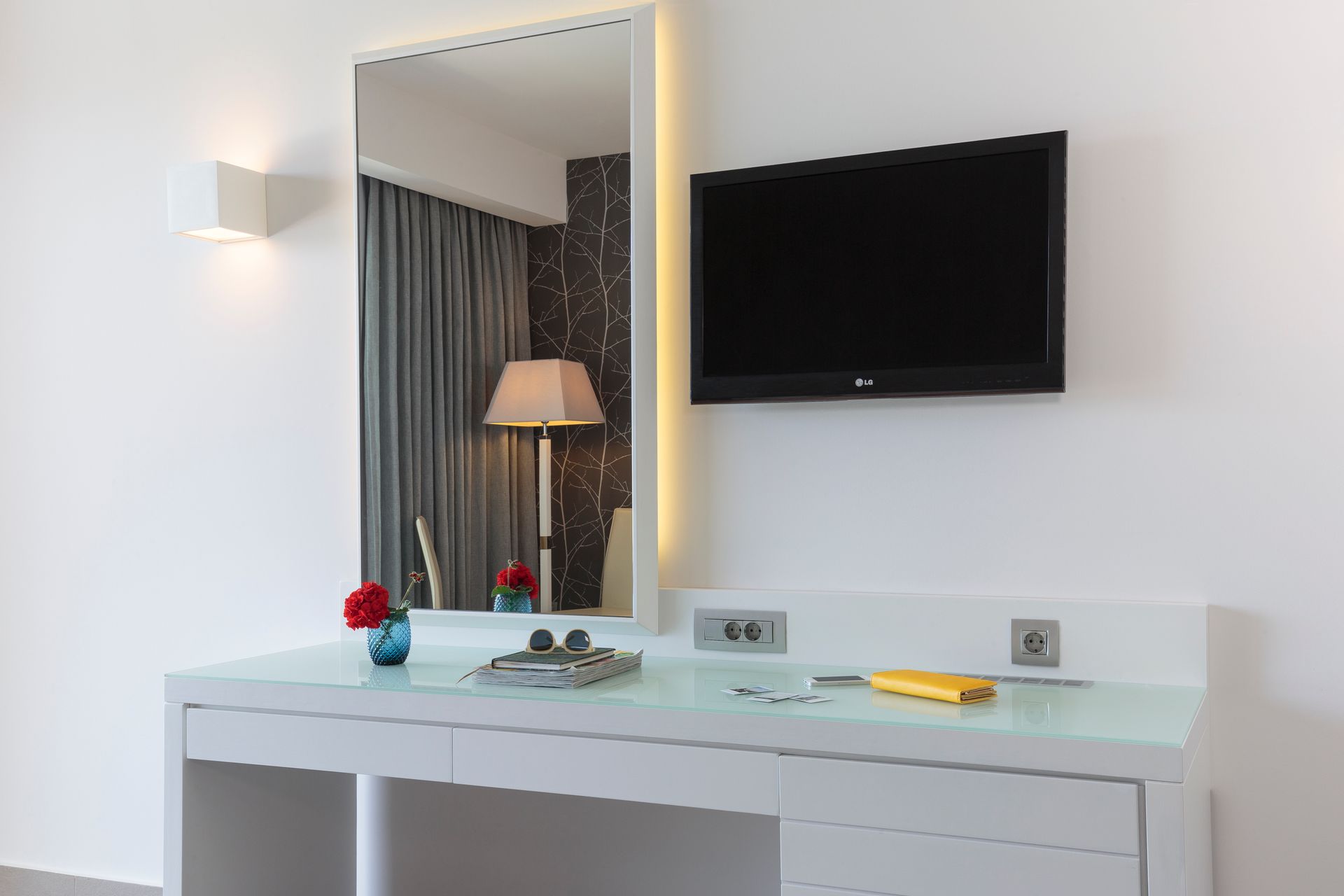 Family Room with Sharing Pool