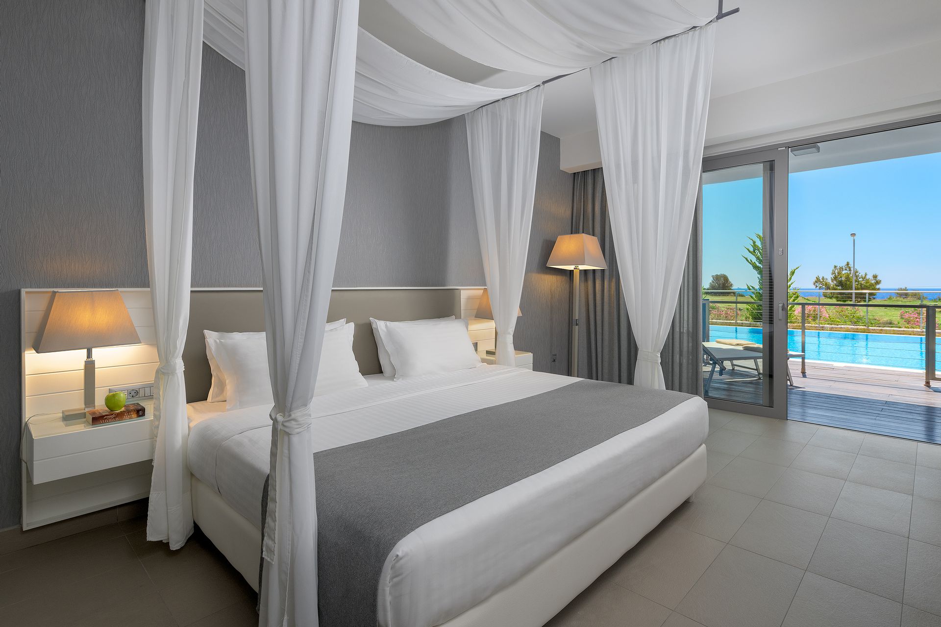 Junior Suite Sharing Pool Sea View