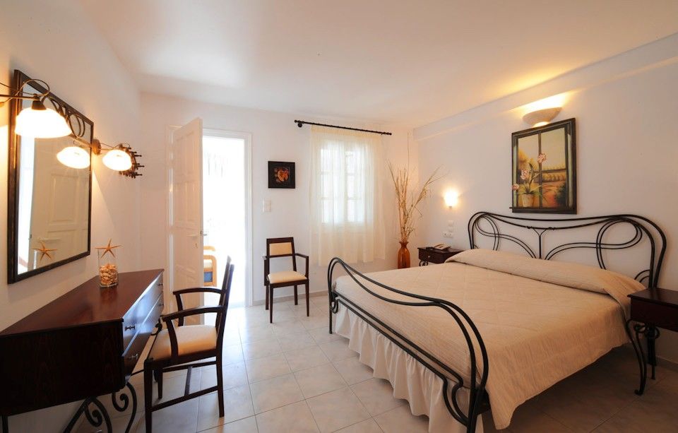 One Bedroom Apartment with Sea View 