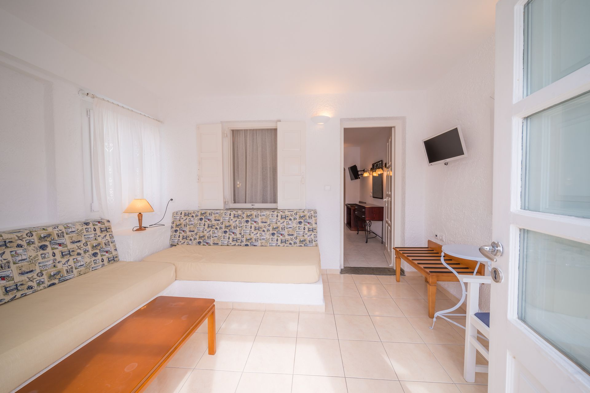 One Bedroom Apartment with Sea View 