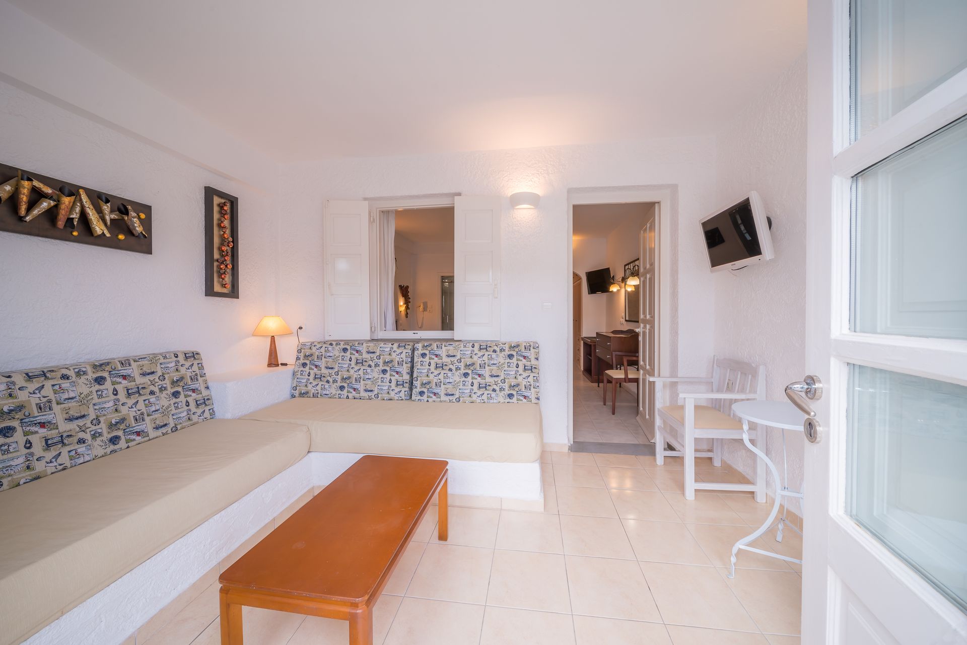 One Bedroom Apartment with Sea View 