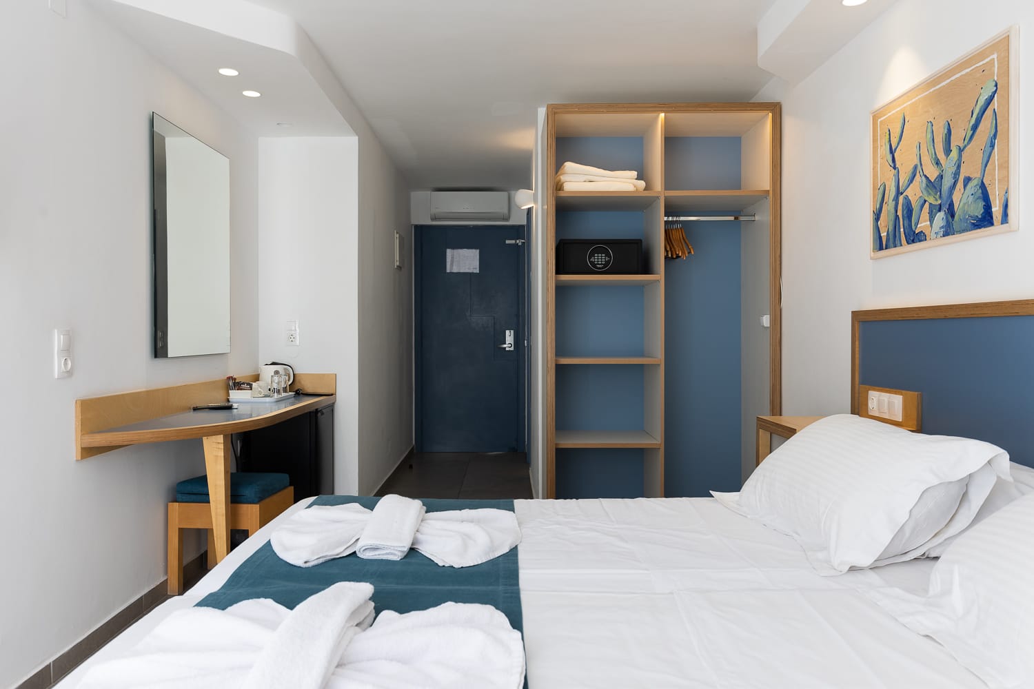 Double room with Side Sea View