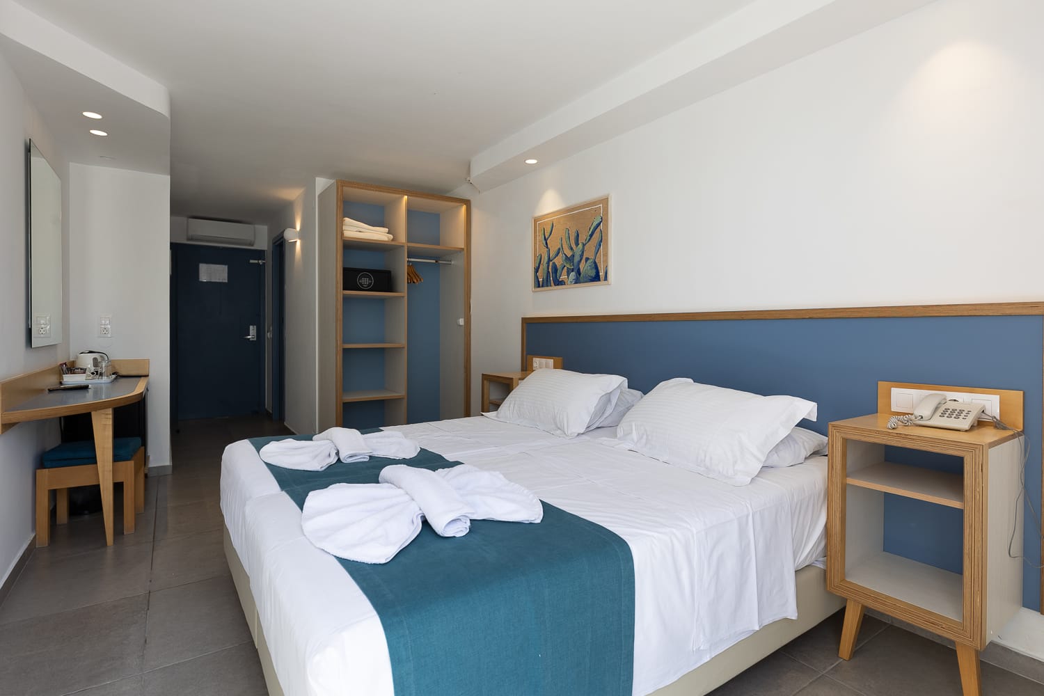 Double room with Side Sea View