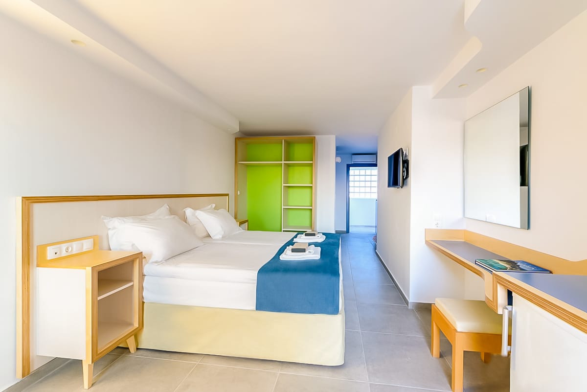 Family 2-Bedroom Pool View