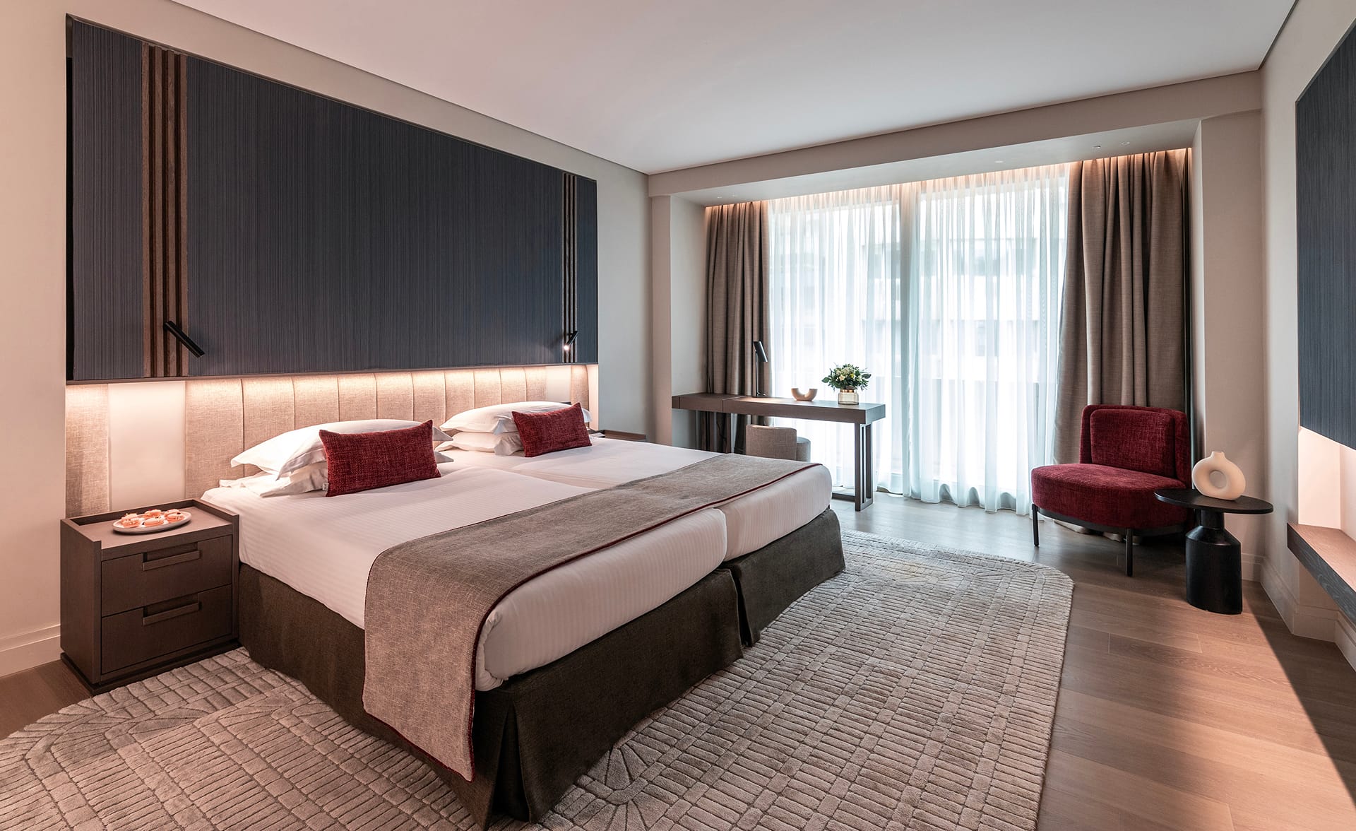 Deluxe City View Suite