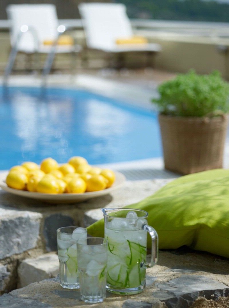 Maisonette with shared pool