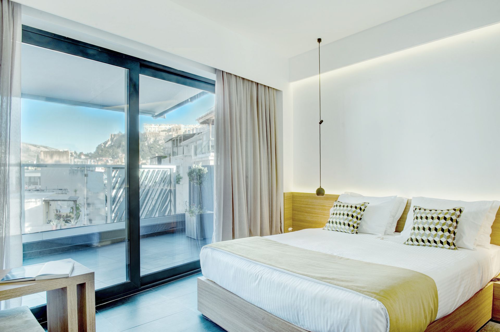 Deluxe Suite with Acropolis View & Veranda