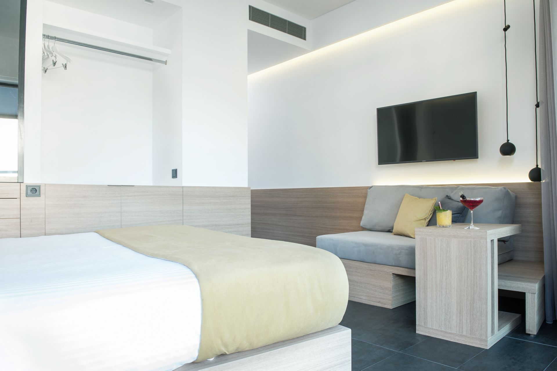 Deluxe Suite with Acropolis View &amp; Veranda