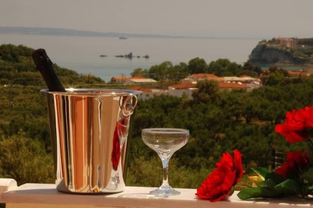 Deluxe Double Room - Sea And Pool View