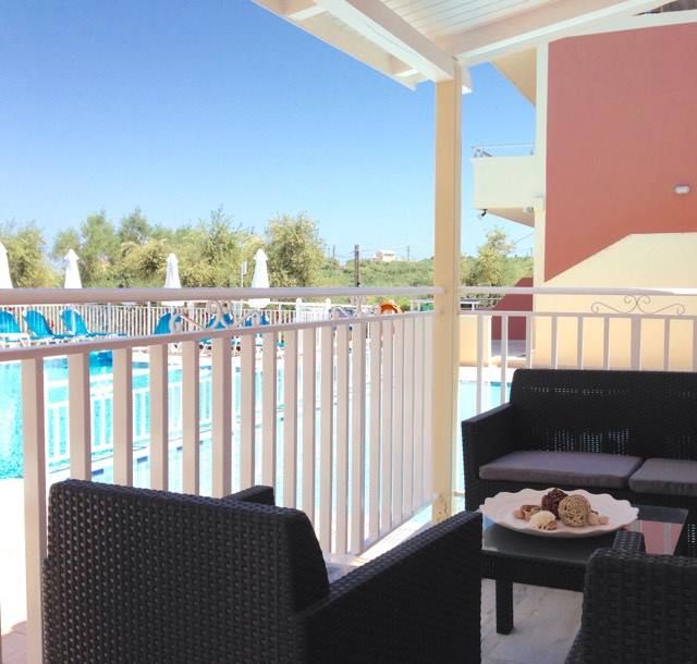 Deluxe Suite with Outdoor Jacuzzi