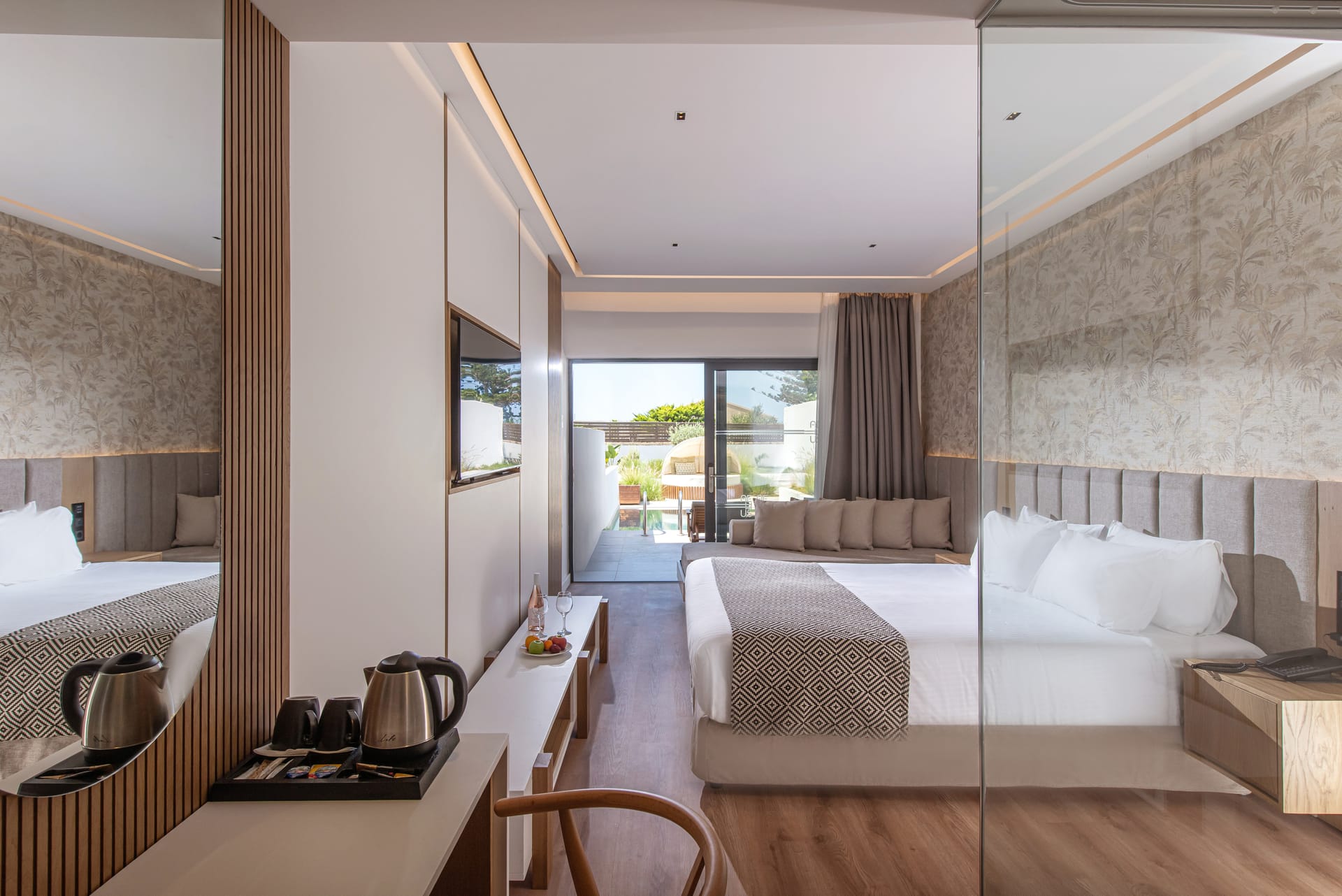 Superior Double Room with Individual Pool