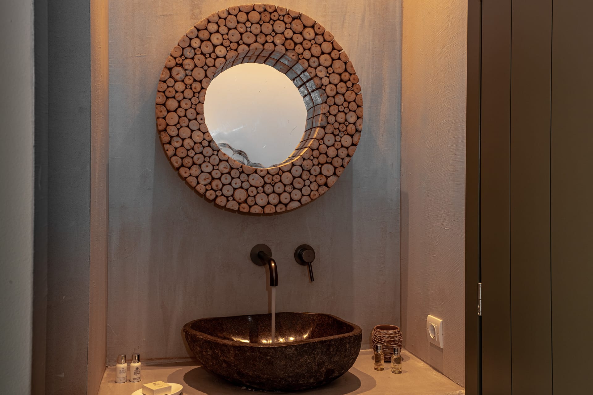 Honeymoon Suite Outdoor Hot Tub Street View