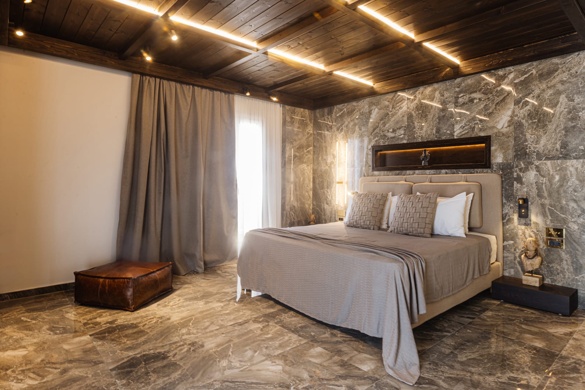 Luxury Suite with Private Jacuzzi