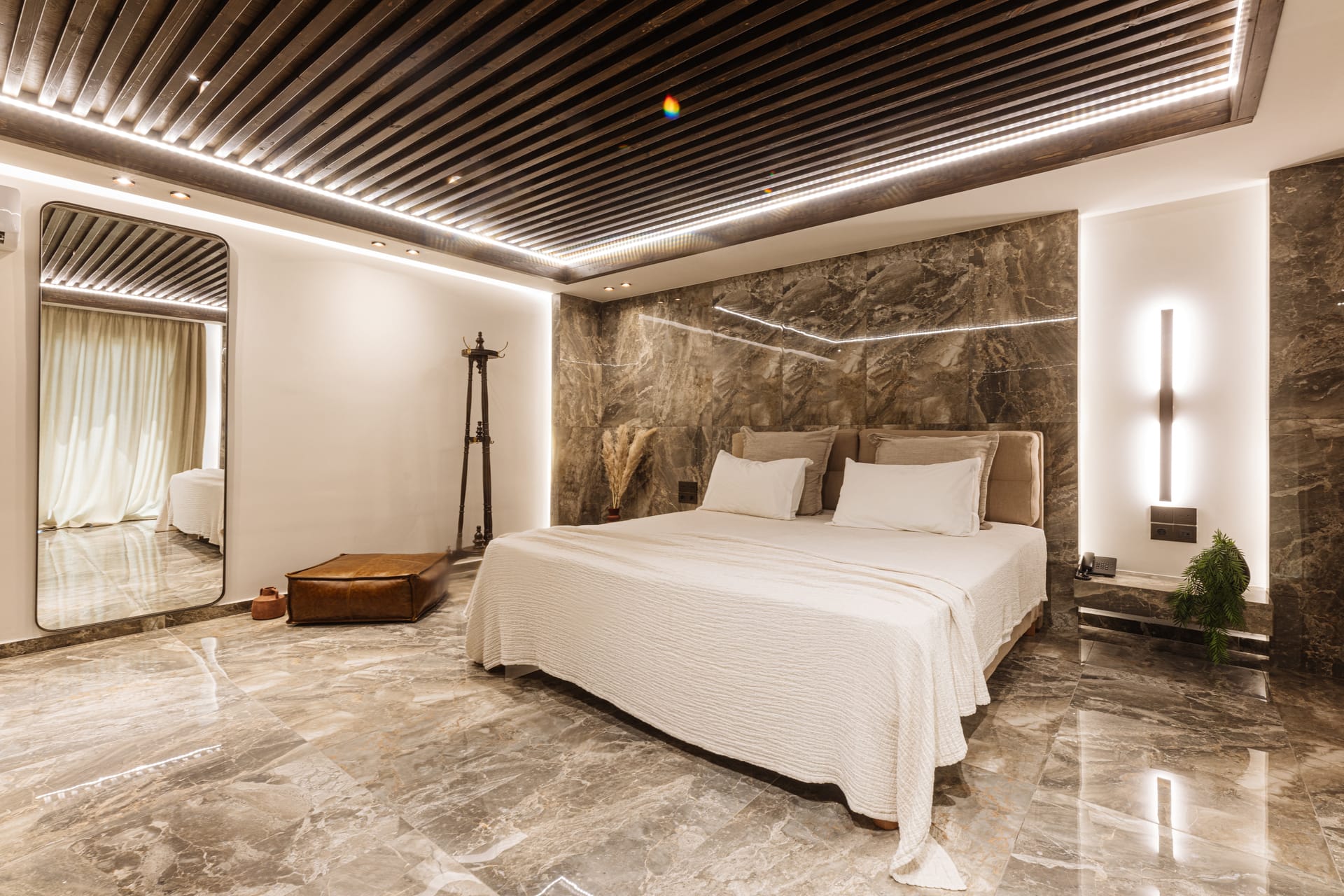 Luxury Suite with Private Jacuzzi