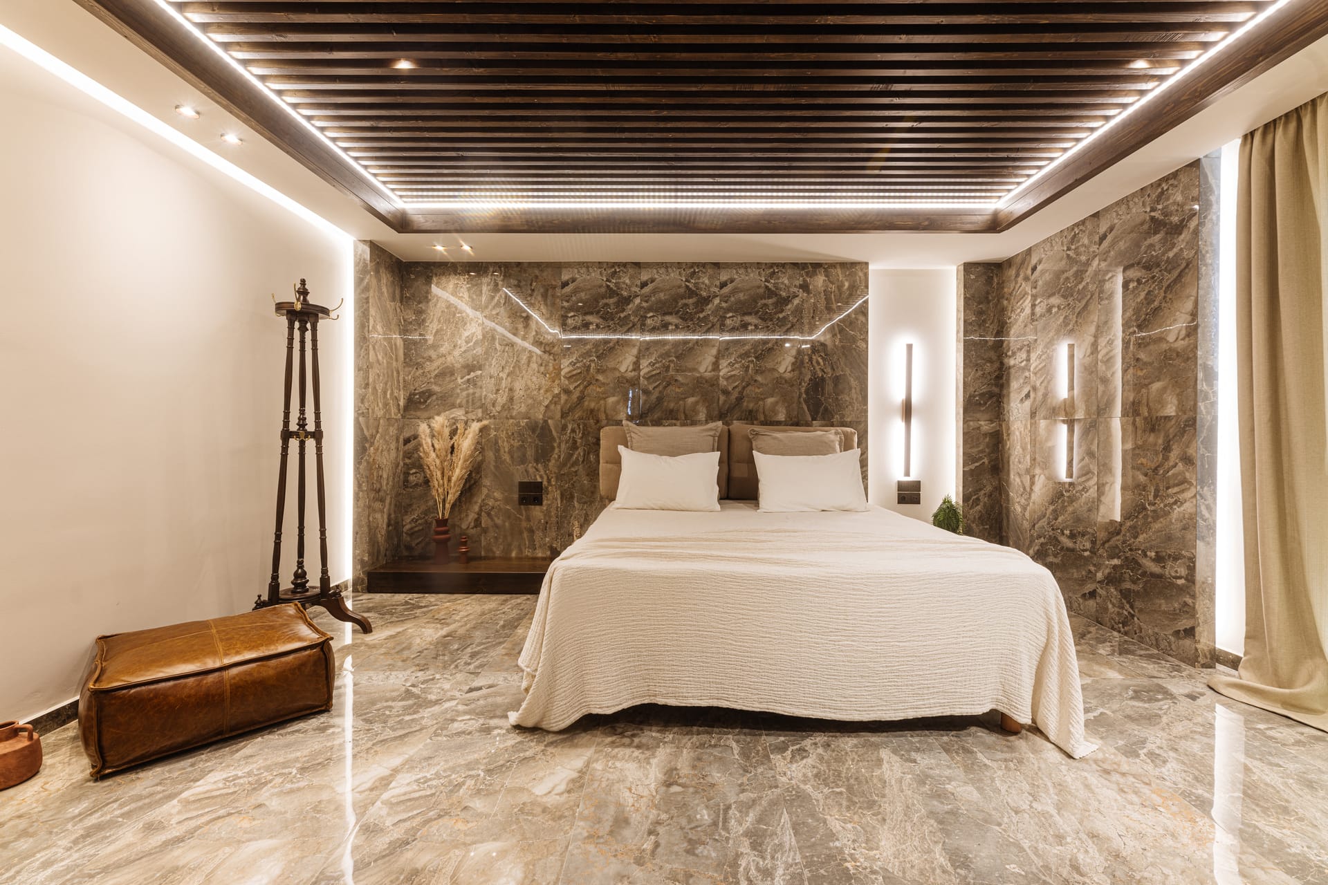 Luxury Suite with Private Jacuzzi