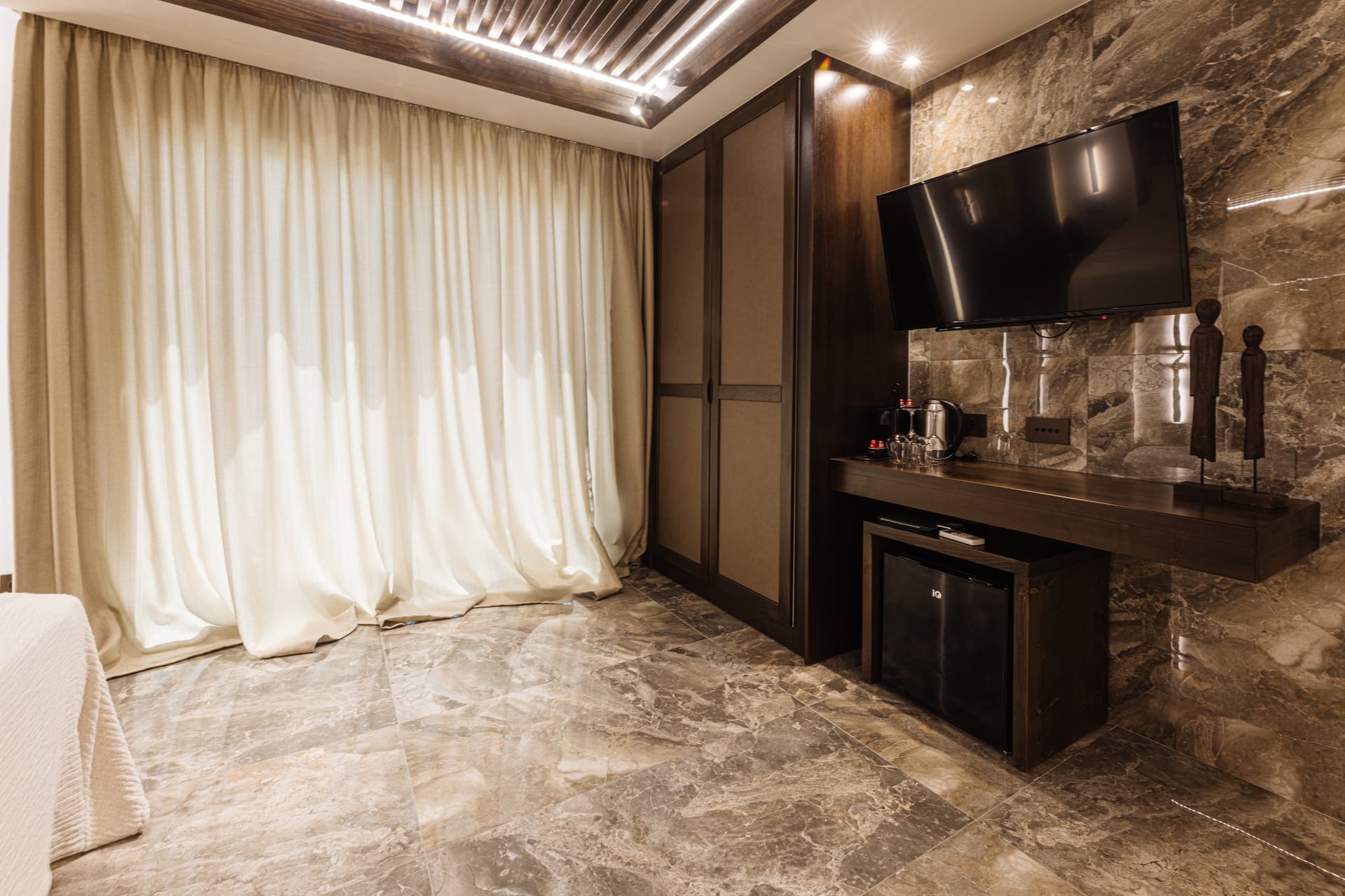 Luxury Suite with Private Jacuzzi