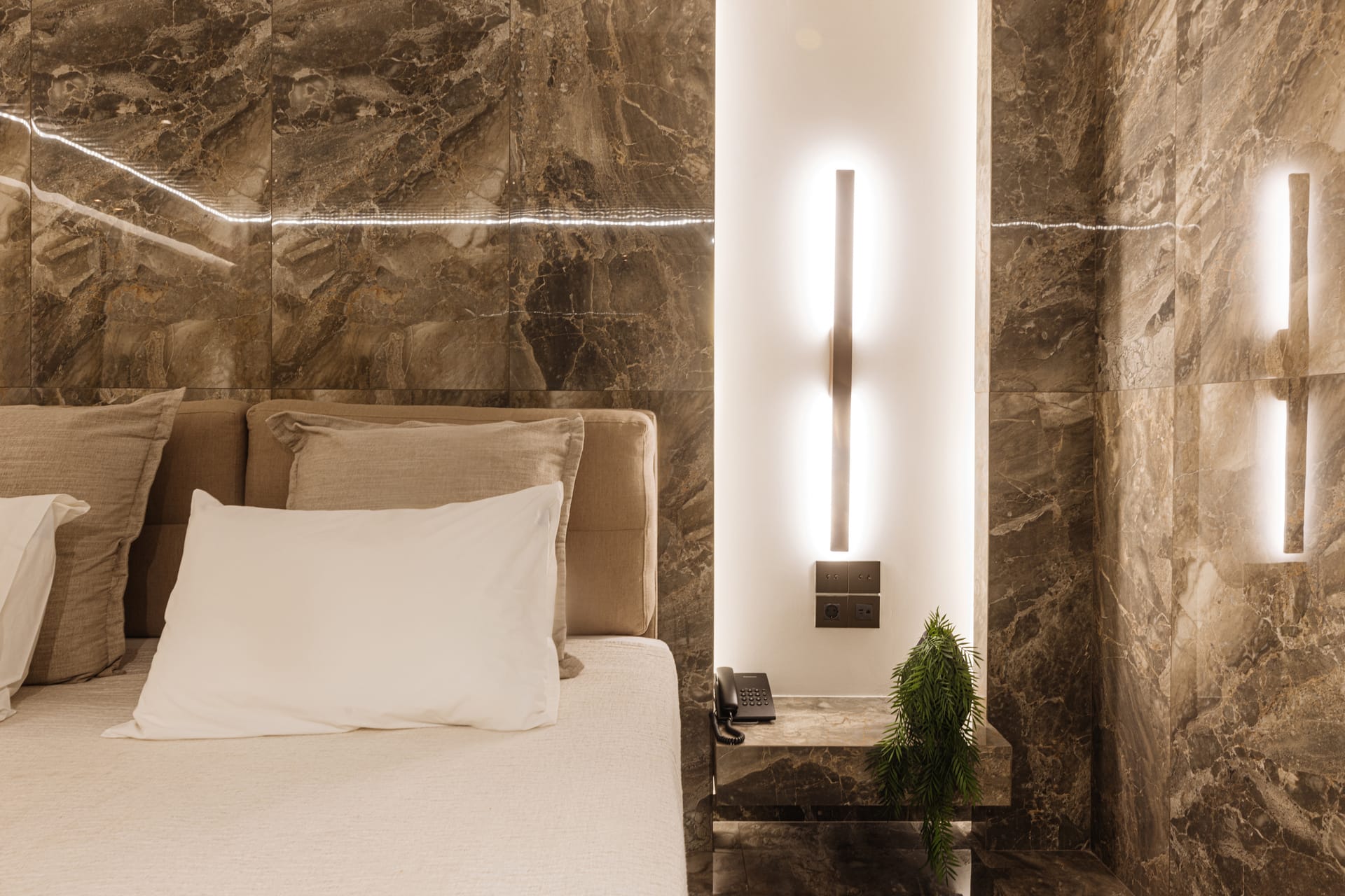 Luxury Suite with Private Jacuzzi