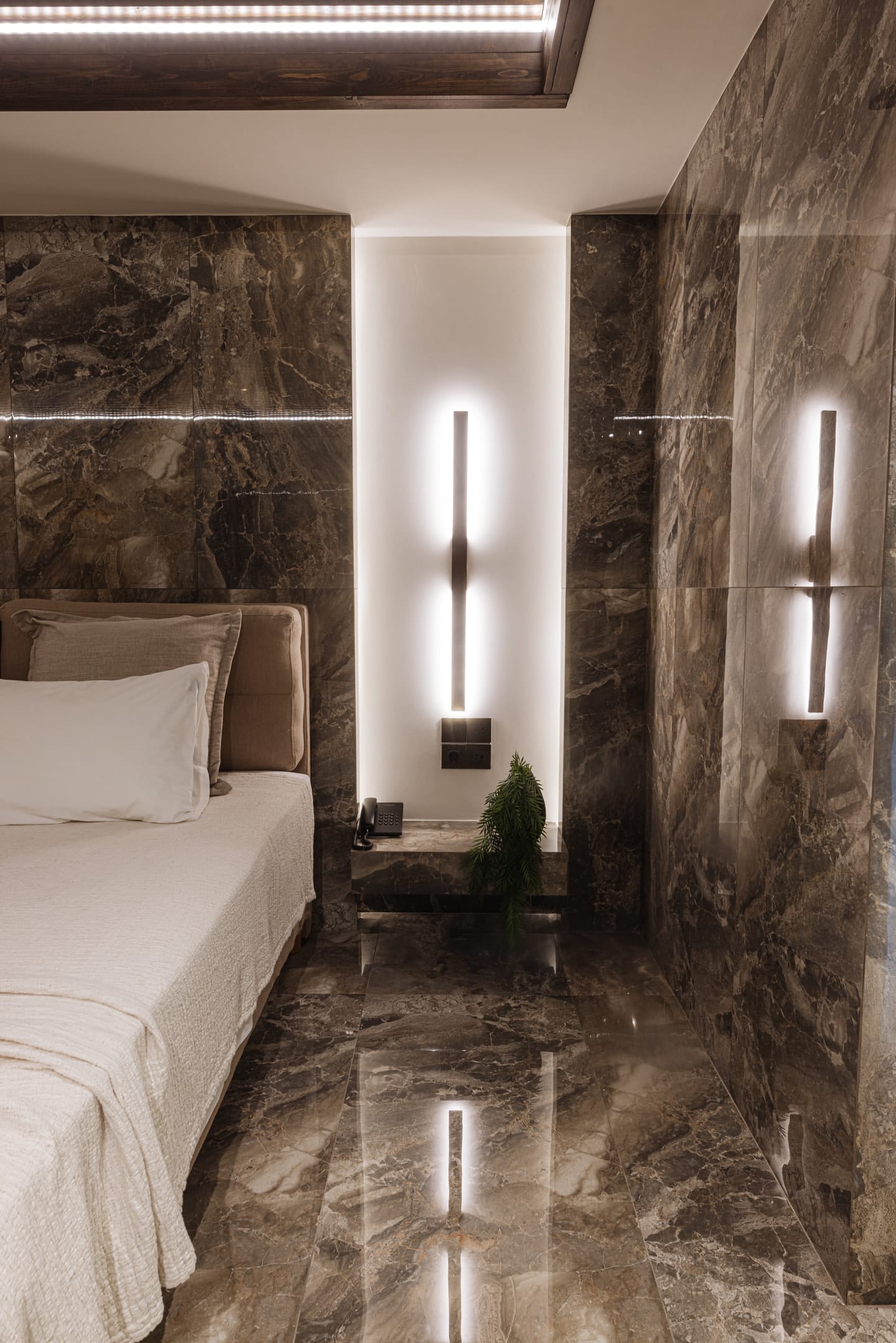 Luxury Suite with Private Jacuzzi