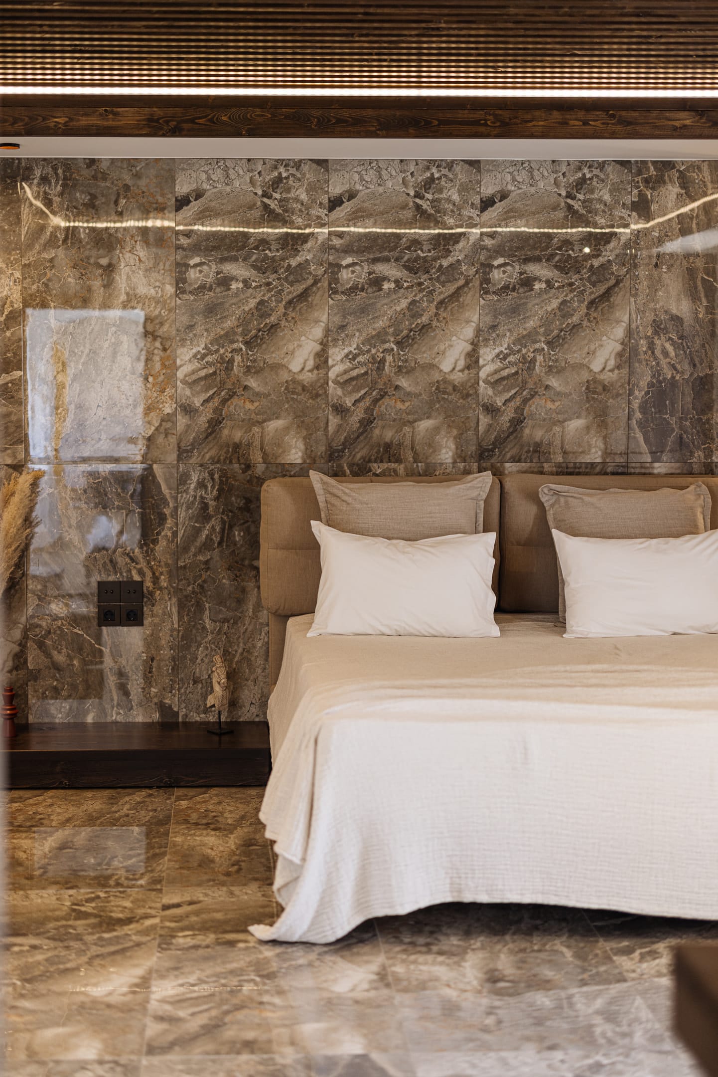 Luxury Suite with Private Jacuzzi