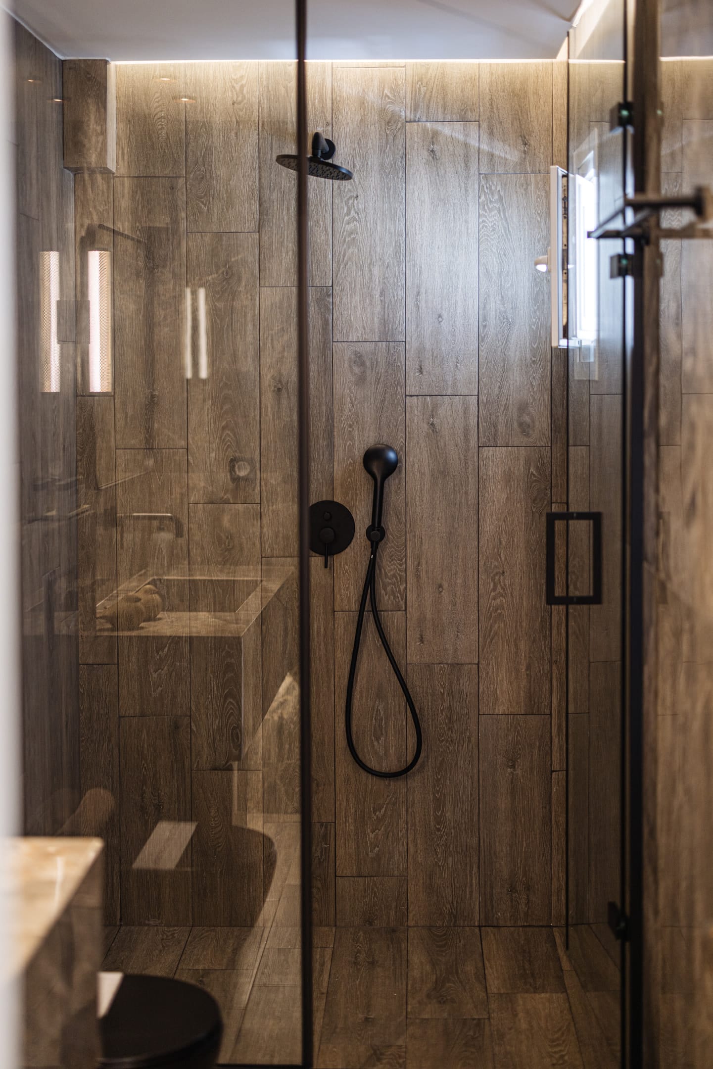 Luxury Suite with Private Jacuzzi