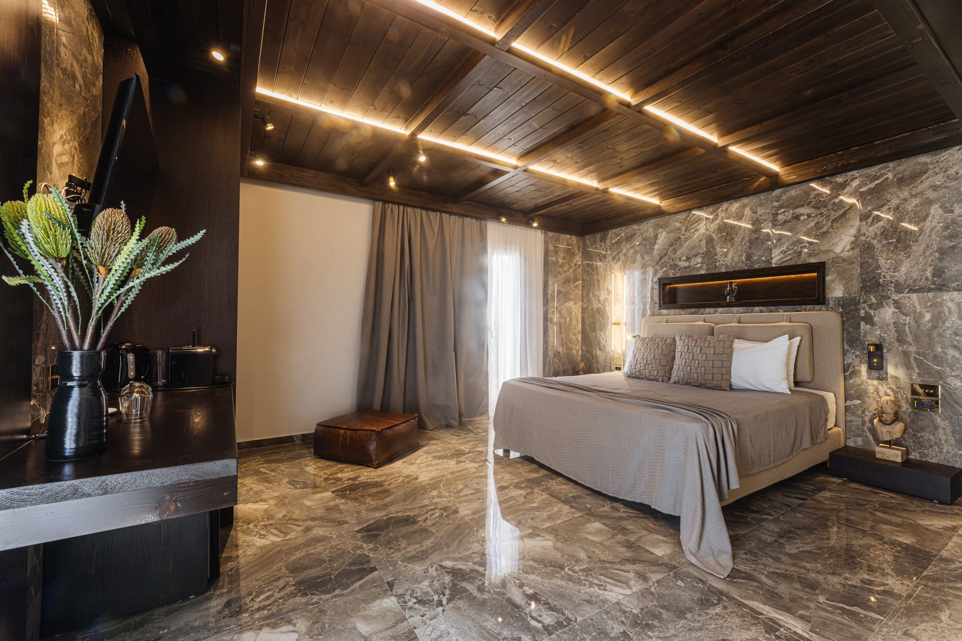 Luxury Suite with Private Jacuzzi