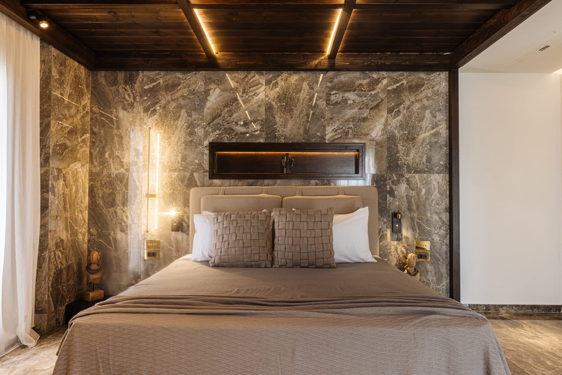 Luxury Suite with Private Jacuzzi